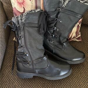 Black Women's Boots with Fur Lining